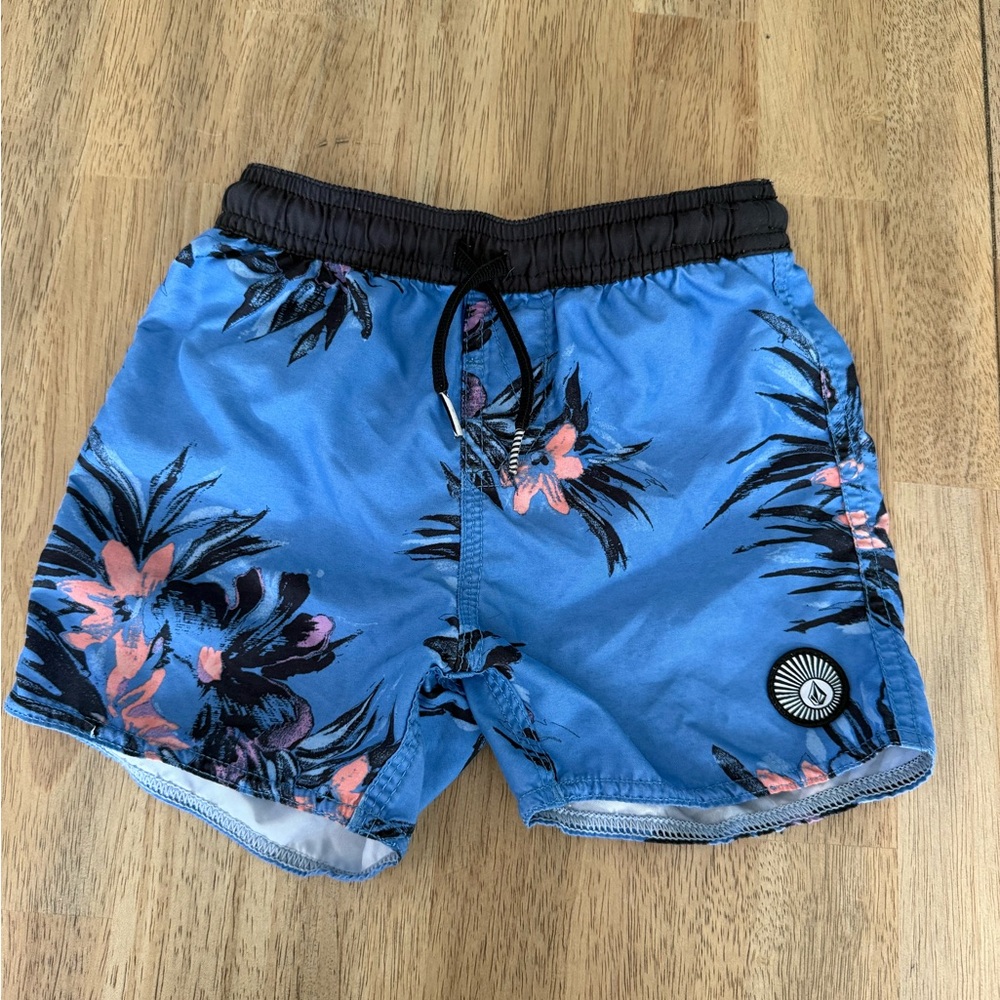 Volcom boys boardshorts
